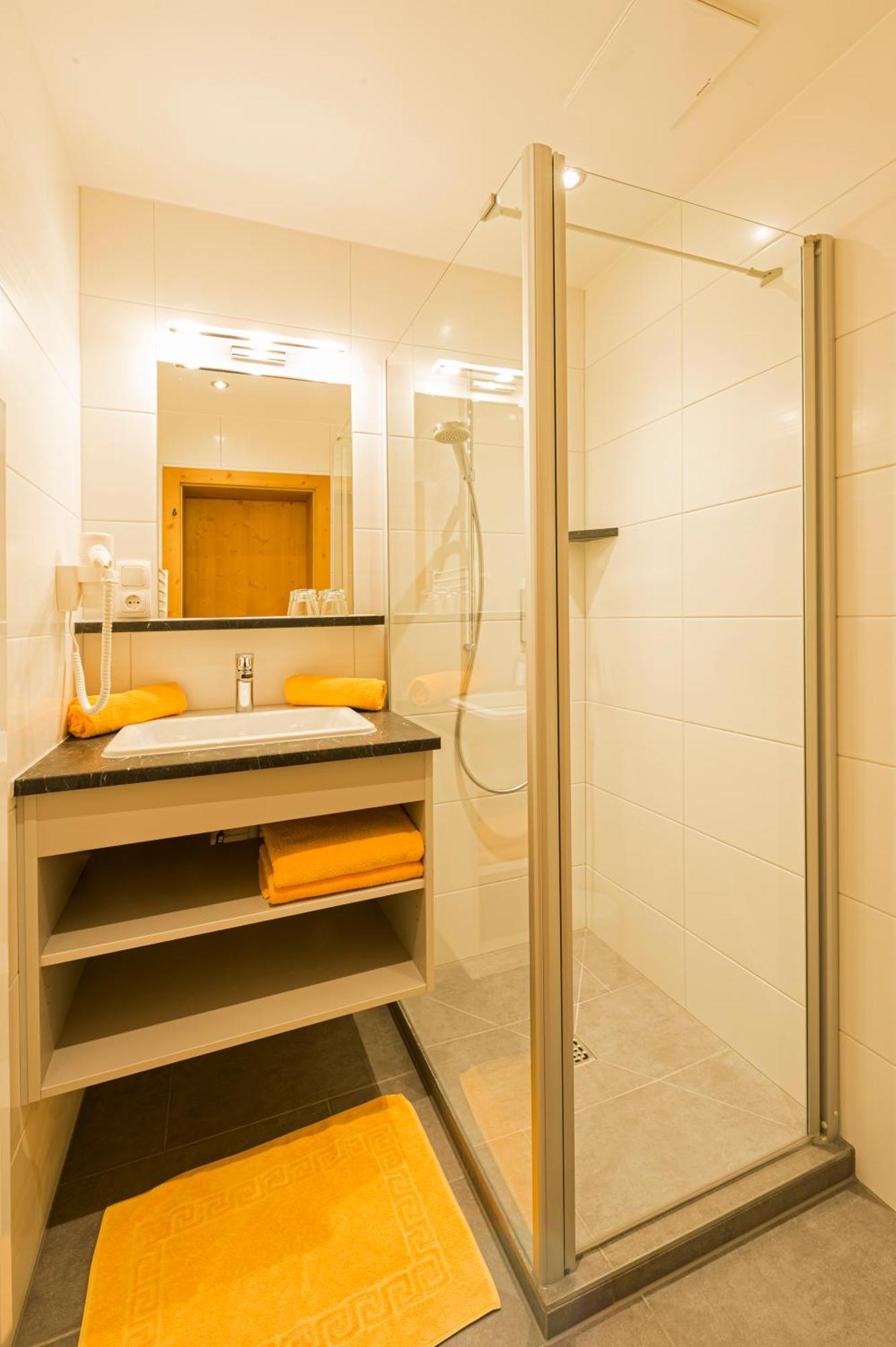 Apartments Tirolerhaus Kössen Kamer foto